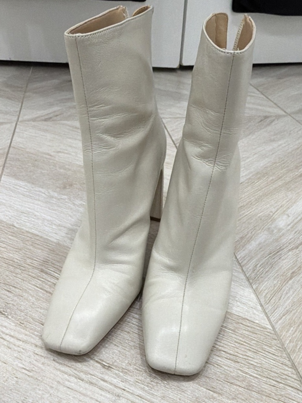 ZARA Woman Ankle Bootie Boots US 9 Beige Square Toe Zip Leather Sole Comfort